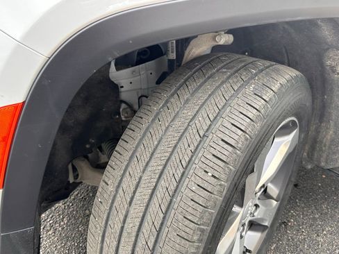 Used 2021 Jeep Grand Cherokee L Limited image 9