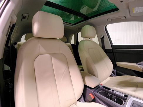 Used 2025 Audi Q3 2.0T Premium image 17