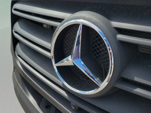 Used 2026 Mercedes-Benz Sprinter 2500 image 8
