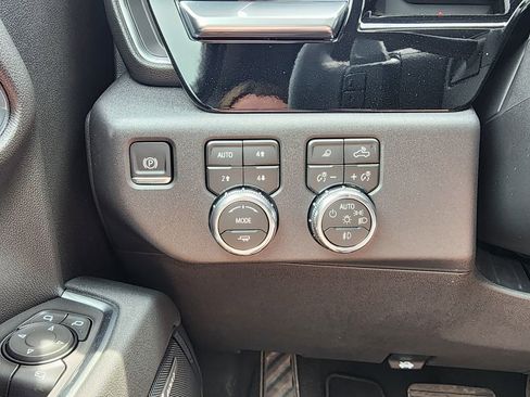 New 2026 GMC Sierra 1500 SLT w/ SLT Premium Plus Package AWD/4WD image 19