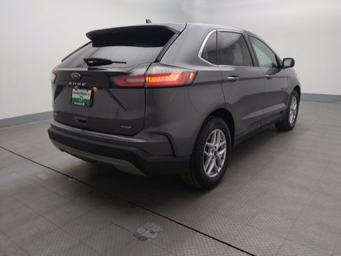 Used 2024 Ford Edge SEL image 9