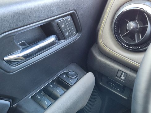 Certified 2025 Chevrolet Colorado ZR2 w/ Technology Package image 16