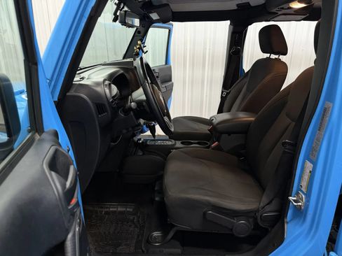 Used 2018 Jeep Wrangler Unlimited Sport S AWD/4WD image 37