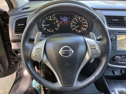 Used 2016 Nissan Altima 3.5 SL w/ 3.5 Technology Package FWD image 20