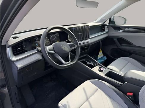 New 2026 Volkswagen Tiguan SE FWD image 5