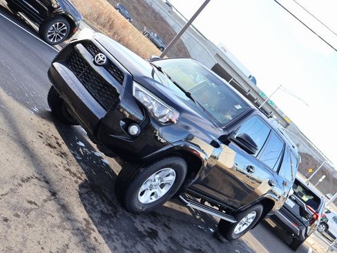 Used 2014 Toyota 4Runner SR5 image 3