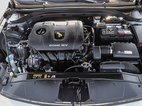 Used 2018 Hyundai Elantra Value Edition FWD image 26