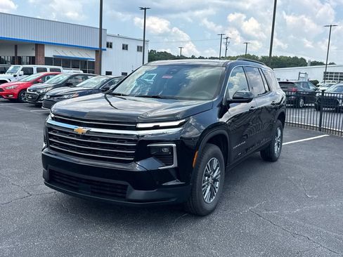 New 2026 Chevrolet Traverse LT w/ Enhanced Driving Package FWD image 2