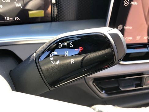 New 2026 Volkswagen Tiguan SE R-Line AWD/4WD image 32