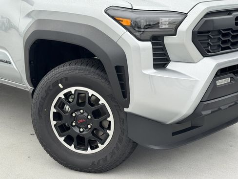 New 2025 Toyota Tacoma TRD Off-Road image 10
