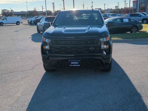 Used 2022 Chevrolet Silverado 1500 Custom image 3