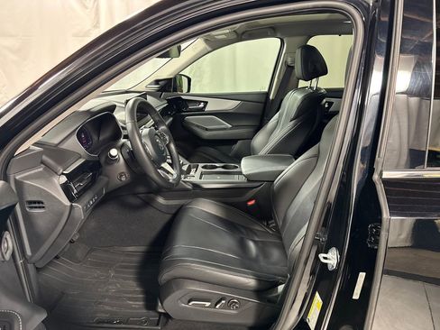 Used 2025 Acura MDX SH-AWD w/ Technology Package image 4