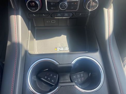 Used 2022 Chevrolet Suburban RST w/ Luxury Package image 22