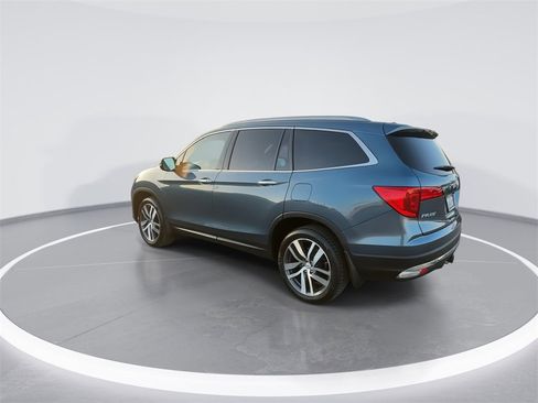 Used 2018 Honda Pilot Touring image 10