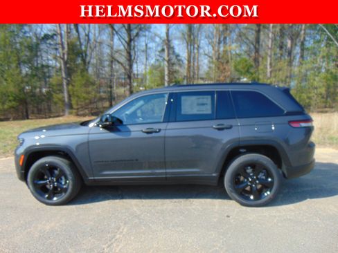 New 2026 Jeep Grand Cherokee Limited AWD/4WD image 3