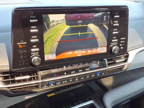 Certified 2022 Toyota Sienna Limited AWD/4WD image 27