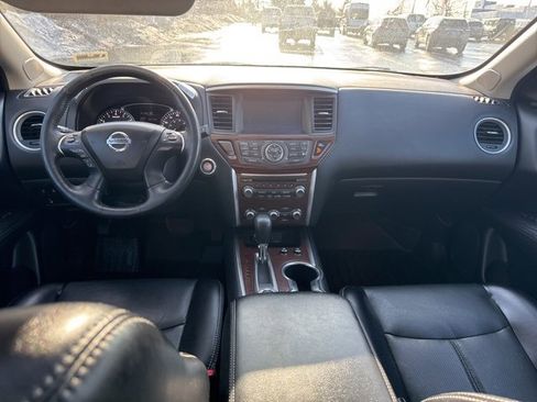 Used 2019 Nissan Pathfinder Platinum image 20