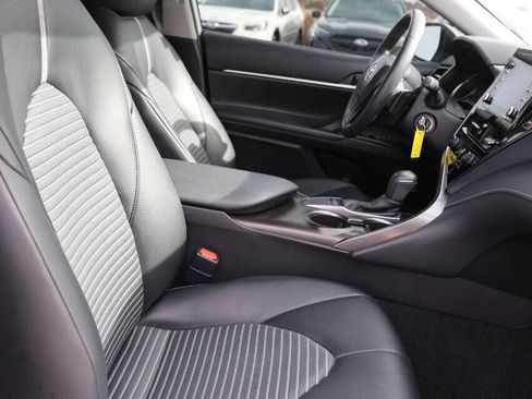 Used 2023 Toyota Camry SE image 15