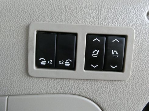 Used 2019 GMC Yukon XL Denali w/ Open Road Package image 18