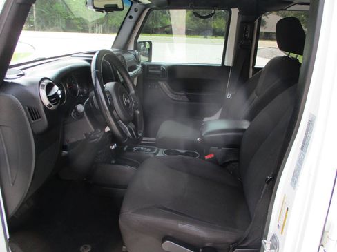 Used 2015 Jeep Wrangler Unlimited Sport w/ Quick Order Package 24S AWD/4WD image 14