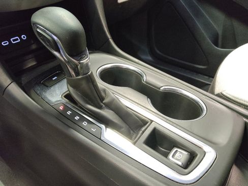 Used 2022 Chevrolet Equinox LS image 26