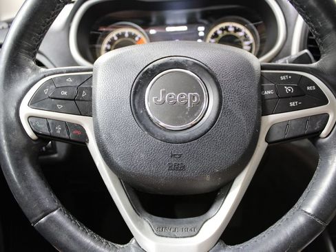 Used 2016 Jeep Cherokee Limited AWD/4WD image 23