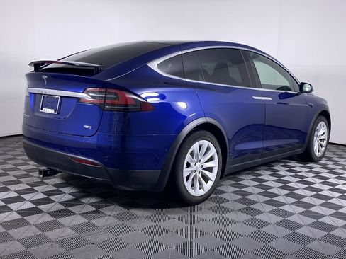 Used 2018 Tesla Model X 75D AWD/4WD image 17