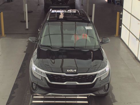 Used 2022 Kia Seltos SX AWD/4WD image 8
