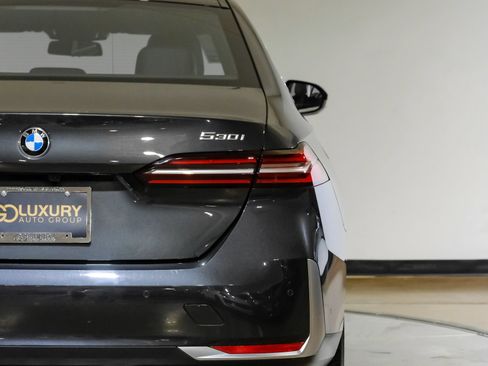 Used 2025 BMW 530i RWD image 52