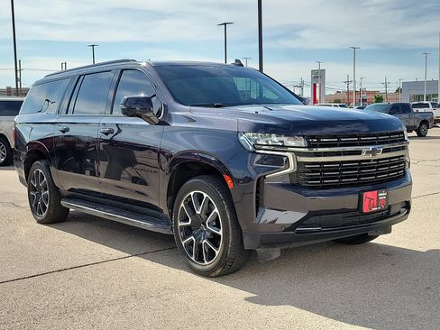 Used 2022 Chevrolet Suburban RST w/ Luxury Package RWD image 6