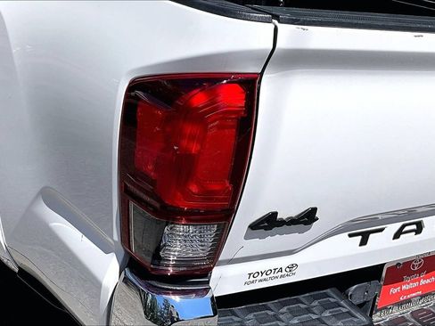 Used 2022 Toyota Tacoma SR5 AWD/4WD image 20