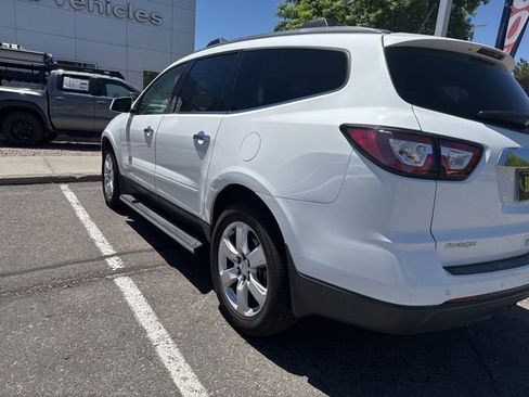 Used 2016 Chevrolet Traverse LT w/ Style and Technology Package FWD image 11