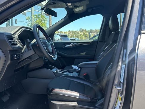 Used 2025 Ford Escape ST-Line AWD/4WD image 8