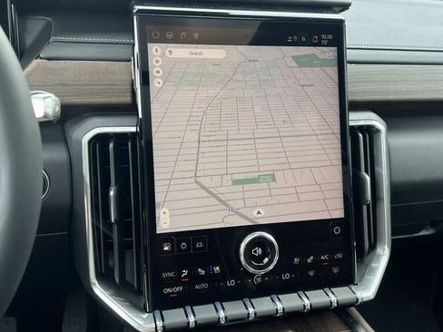 New 2026 GMC Acadia Denali Ultimate w/ LPO, Floor Liner Package AWD/4WD image 22