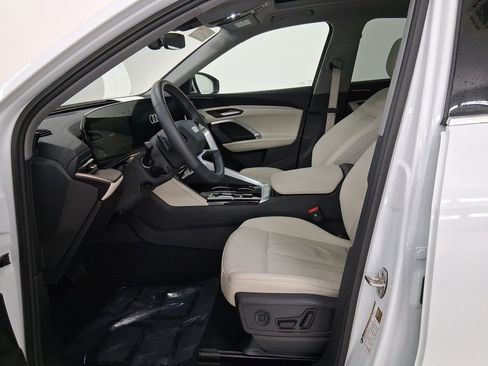 Certified 2025 Audi Q5 Premium w/ Convenience Package image 5