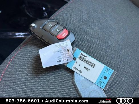 Used 2024 Jeep Wrangler Unlimited Rubicon AWD/4WD image 35