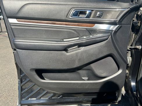 Used 2018 Ford Explorer Limited w/ Ford Safe & Smart Package AWD/4WD image 20