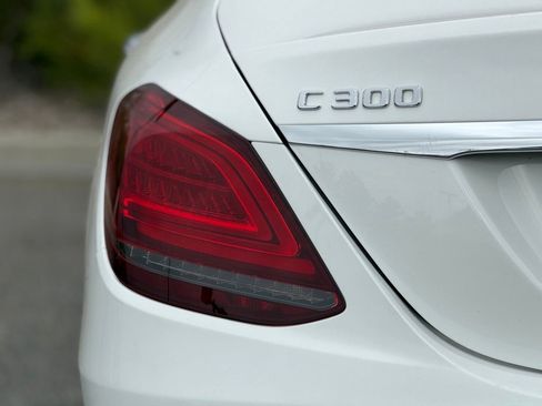 Used 2021 Mercedes-Benz C 300 Sedan image 11