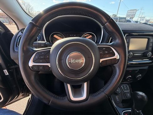 Used 2018 Jeep Compass Latitude AWD/4WD image 24