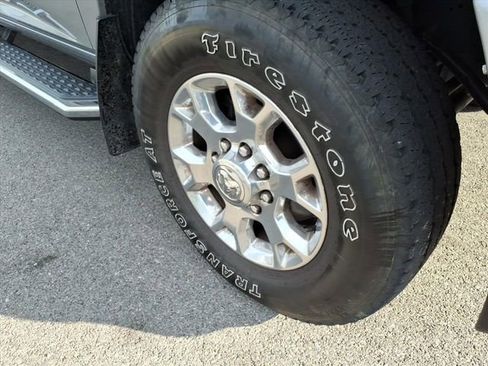Used 2024 RAM 2500 Laramie AWD/4WD image 4
