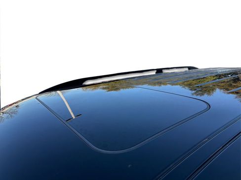 Used 2023 Nissan Armada SL w/ Midnight Edition Package image 13