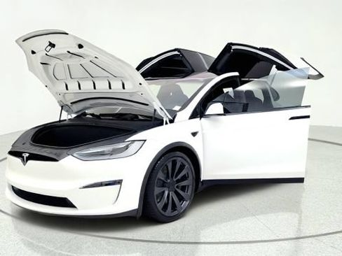Used 2024 Tesla Model X AWD/4WD image 13