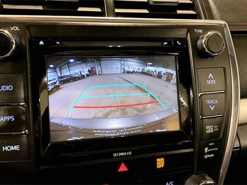 Used 2016 Toyota Camry SE image 21