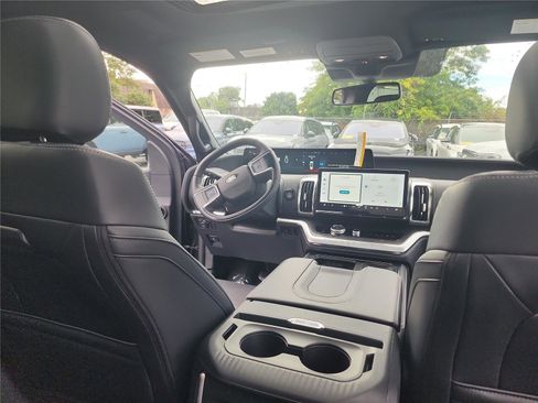 New 2025 Ford Expedition Max Platinum w/ Stealth Performance Package image 27