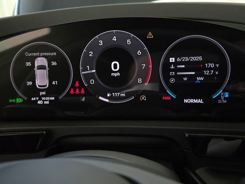 New 2025 Porsche Cayenne image 28