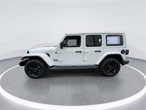 Used 2022 Jeep Wrangler Unlimited Sahara image 5