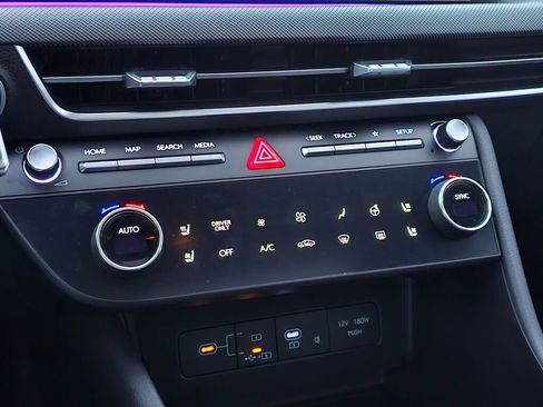 New 2025 Hyundai Sonata Limited image 23