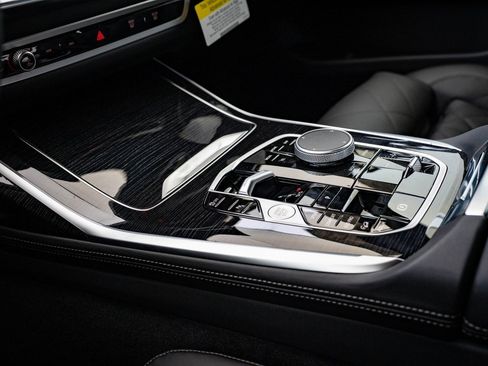 New 2026 BMW X7 xDrive40i w/ M Sport Package image 36