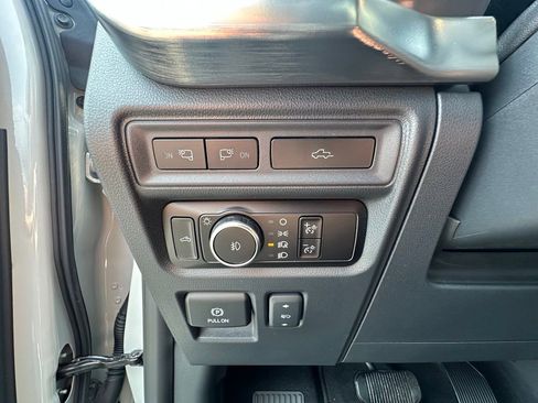 Used 2023 Ford F150 Lariat w/ Equipment Group 502A High AWD/4WD image 4