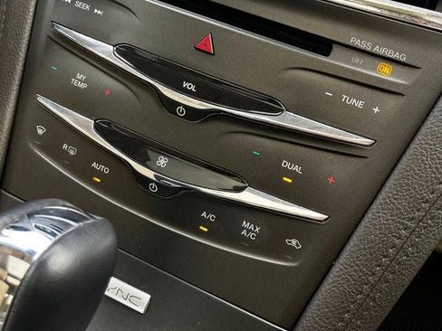 Used 2019 Lincoln MKT AWD image 23